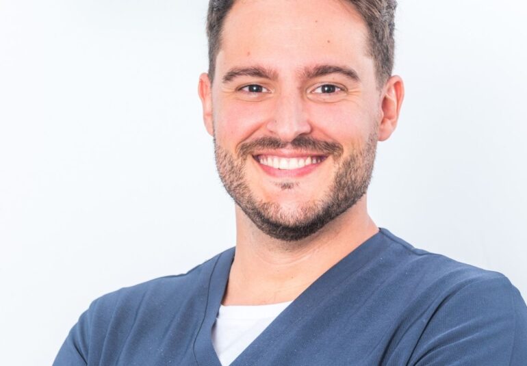 Carlos Más - Dentista | MOLIDENT