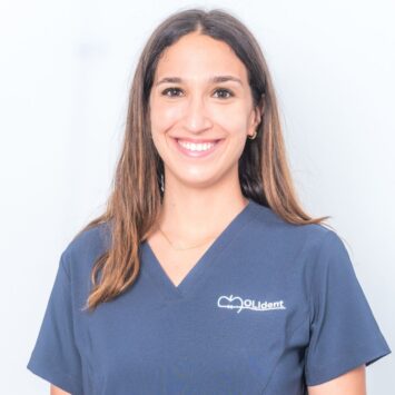 Paula Ferrer - Implantología | MOLIDENT